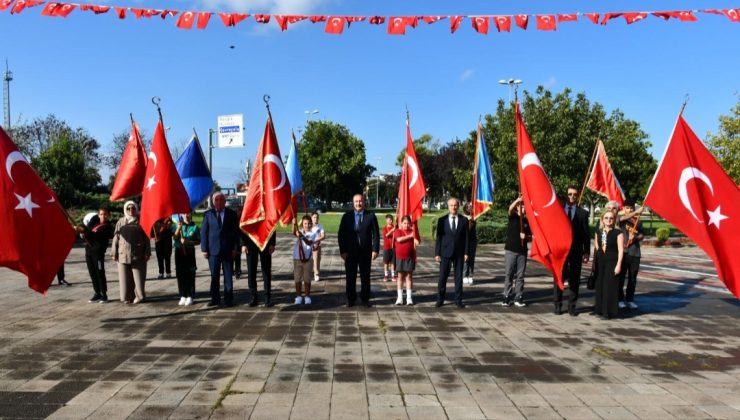 İLKÖĞRETİM HAFTASI ATATÜRK ANITI’NA ÇELENK SUNULMASIYLA BAŞLADI