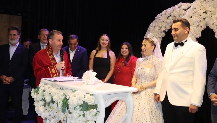 AHISKALI AİLESİNİN MUTLU GÜNÜ: ABDULLAH VE BEYZA DÜNYAEVİNE GİRDİ