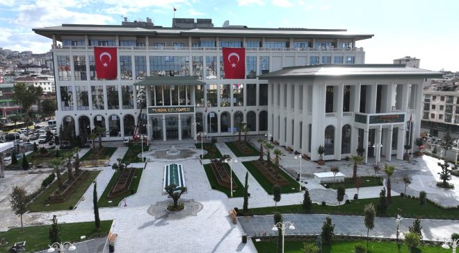 Yeni Belediye Binasında İlk Meclis Toplantısı Gerçekleştirildi