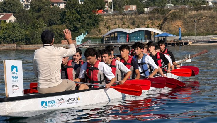 Cumhuriyet Kupası İçin Kürek Çekiyorlar