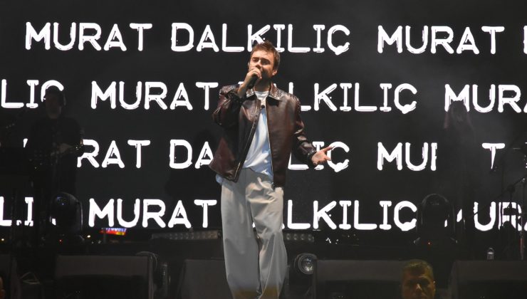 CUMHURİYET’İN 103. YILI PENDİK’TE MURAT DALKILIÇ KONSERİYLE KUTLANDI